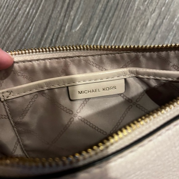 pale pink leather MICHEAL KORS handbag 💫💫 - Picture 4 of 6